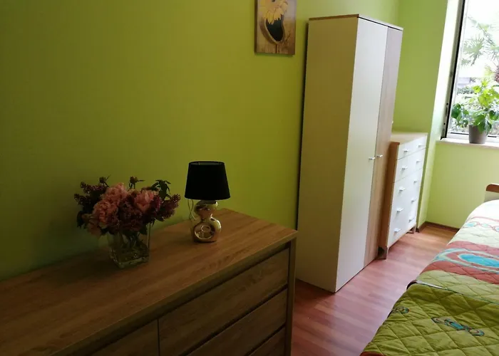 Apartment Runko In Villa Emilia